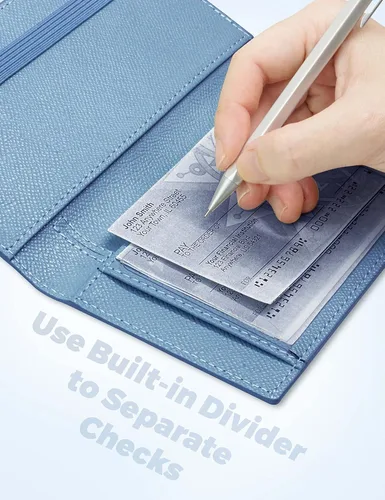 Vista 102 de Yarnic Funda para chequera personal, soporte para chequera con soporte para bolígrafo y divisor de plástico transparente integrado para cheques Rosa