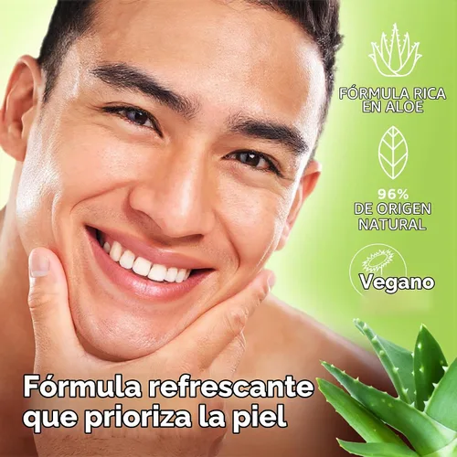 Vista 3 de King of Shaves Gel de afeitado refrescante para hombres, gel de afeitar transparente de baja espuma para pieles sensibles, moldeo de barba