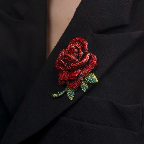 Vista 2 de Elegante broche de flores de rosas con diamantes de imitación para mujeres y hombres, pin de solapa floral de cristal vintage, elegante ramillete