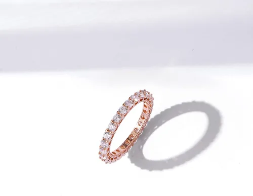 Vista 14 de Amazon Essentials Anillo de plata de ley chapada en platino o oro con circonita cúbica redonda de elementos infinitos