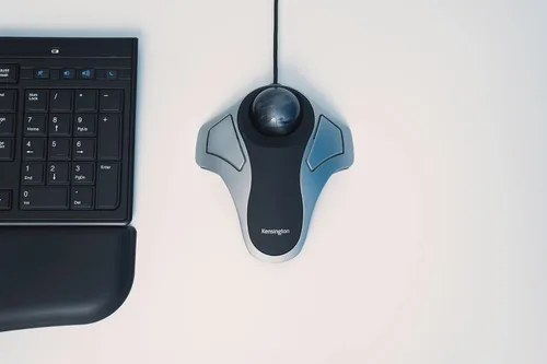 Vista 15 de Kensington Orbit Trackball Mouse (K64327F), color plateado y negro