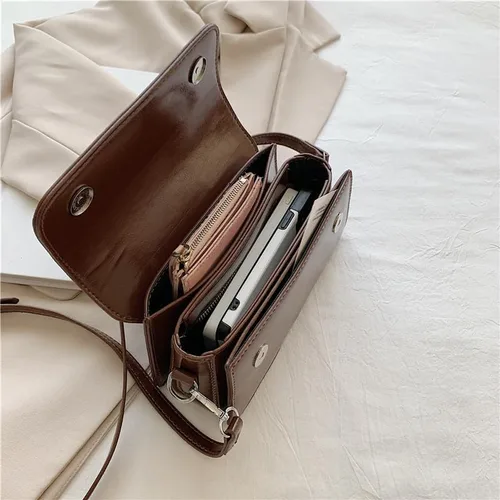 Vista 4 de Bolso cruzado vintage para mujer, bolso cuadrado pequeño de inspiración francesa, textura elegante, bolso de hombro moderno para salidas de trabajo