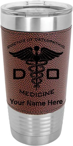 Vista 13 de LaserGram Vaso aislado al vacío de 20 onzas, DO Doctor of Osteopathic Medicine, grabado personalizado incluido (piel sintética, estilo béisbol)
