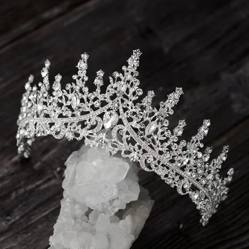 Vista 4 de SWEETV Tiaras for Women, Quinceanera Queen Crown, Wedding Tiaras 0. Plata