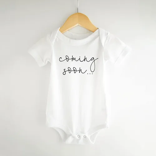 Vista 2 de Bump and Beyond Designs Anuncio sorpresa de embarazo abuelos próximamente