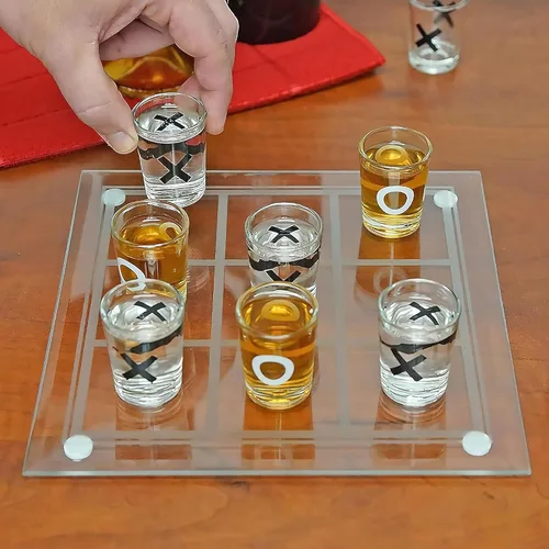 Vista 5 de Fairly Odd Novelties Shot Glass Tic Tac Toe Juego - Diseño elegante para beber divertido, perfecto para fiestas, parejas y estrategia, tablero