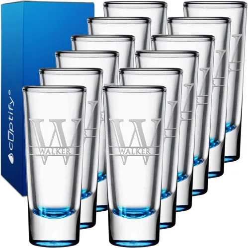 Vista 18 de Vaso de chupito personalizado con fondo negro personalizado de 2 oz, vasos de chupito cordiales con inicial y nombre en script dividido