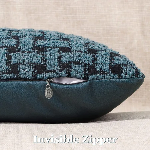 Vista 3 de Paquete de 2 fundas de almohada Boucle de 18 x 18 pulgadas, fundas de almohada decorativas de Navidad para sofá, sofá, fundas de almohada bohemias