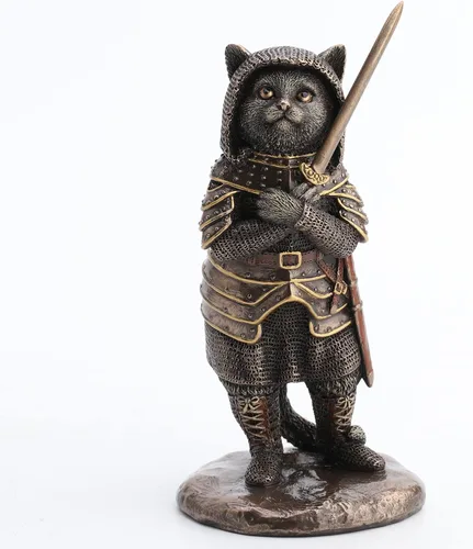 Vista 2 de Veronese Design 5 7/8 pulgadas Sir Pounce A Lot The Cat in Knight Armor - Figura de escultura de resina fundida en frío con acabado de bronce