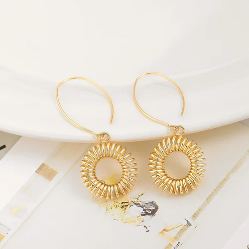 Vista 7 de Aretes colgantes largos de oro con forma de bola de simicírculo para mujer, ligeros, circular, moneda, geométricos, planos, cepillados, chapados