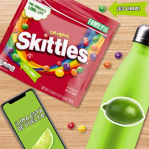 Vista 6 de SKITTLES Paquete de caramelos masticables originales a granel, caramelos de tamaño familiar, bolsa de 27.5 onzas (paquete de 6), caja