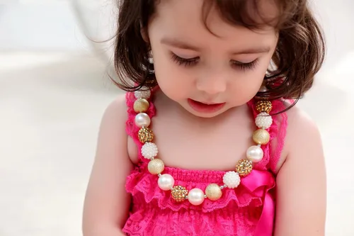 Vista 4 de vcmart Juego de collar y pulsera de cuentas de chicle grueso dorado para niñas como regalo, Plástico