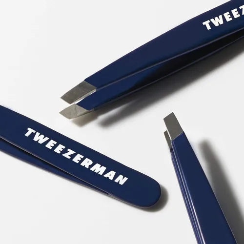 Vista 6 de Tweezerman Mini pinzas inclinadas exclusivas de noche azul