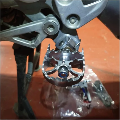 Vista 8 de Estriberas reposapiés para B&MW F800GS F700GS G650GS F 800 700 650 F800 F700 F650 para GS motocicleta Estriberas delanteras Estriberas de conductor