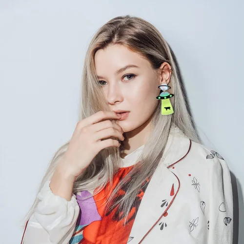 Vista 8 de FENICAL Aretes de ovni exagerados de acrílico para mujeres niñas damas 1 par Acrílico