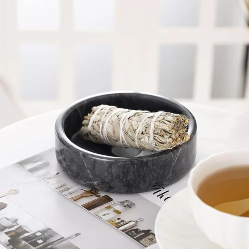 Vista 3 de Soporte Palo Santo, quemador de incienso de mármol natural para palitos de Palo Santo, hecho a mano, madera de palo de incienso (negro natural)