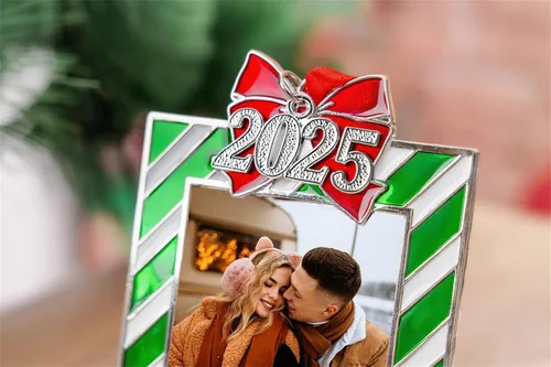 Vista 5 de WANSHUNLMI Marco de fotos verde 2026, marco de fotos de metal para Navidad, decoración de árbol de Navidad, mesa o árbol de Navidad, de dos maneras