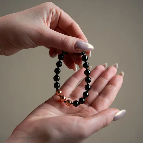 Vista 4 de Karelian Heritage Shungite Stones Elastic Stretchy Bracelet with 3 opper Plated Beads Authetic Shungite Crystal Jewelry Protective Powerful