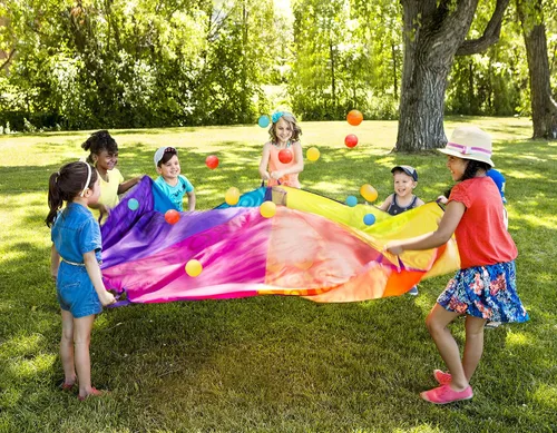 Vista 10 de B. toys ¡Paracaídas Woo-Hue! - Deportes al aire libre - Juega paracaídas con 15 bolas coloridas - 12 asas - Tienda de viento de 8 pies - Juegos al