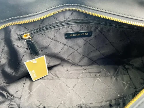 Vista 2 de Michael Kors Jet Set Medium Front Pocket Chain Top Zip Tote