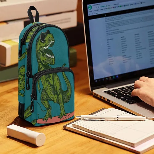 Vista 6 de Estuche para lápices de surf de dinosaurio verde de gran capacidad, con compartimento, organizador de papelería con forma de mochila escolar para G10