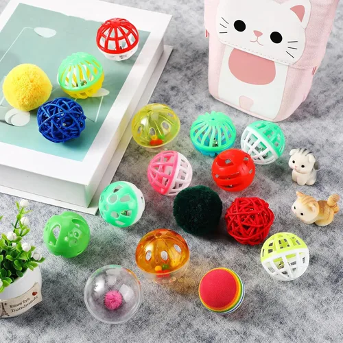 Vista 4 de Hungdao 100 piezas de juguetes para gatos, bolas pequeñas de plástico a granel, bolas de gato surtidas con campana para gatito, persecución