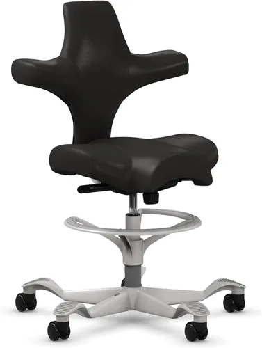 Vista 15 de HAG Capisco Silla de escritorio estándar ajustable, marco negro, asiento negro de vinilo ónix