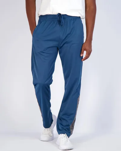 Vista 2 de Real Essentials Paquete de 3 pantalones deportivos deportivos casuales de tricot con parte inferior abierta para hombre