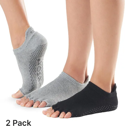 Vista 2 de Toesox Calcetines de agarre de media punta de tiro bajo, paquete múltiple antideslizantes para pilates, barra y yoga para mujeres y hombres