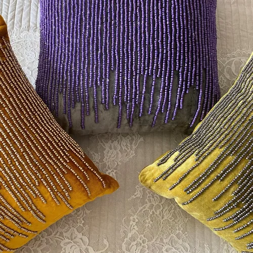 Vista 5 de The HomeCentric Fundas de almohada, 12 x 12 pulgadas, cuadradas, decorativas, fundas de almohada de terciopelo Chartreuse con cuentas grises