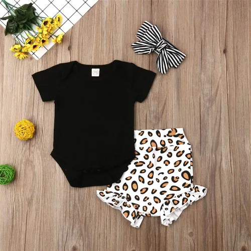 Vista 2 de DuAnyozu Conjunto de 3 piezas de ropa para bebés y niñas, lindo mameluco con estampado de leopardo, pantalones cortos de verano