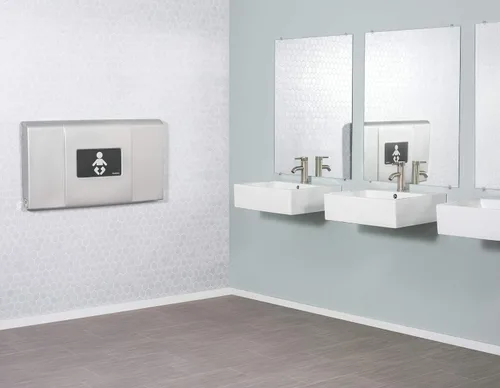 Vista 8 de Foundations Cambiador de pañales para bebé ultra horizontal, superficie de cambio de gran tamaño, plástico con bisagra de acero inoxidable, correa