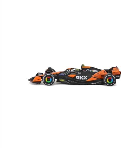 Vista 7 de Bburago 1:43 Scale 2024 Race McLaren MCL38 - Vehículo de fórmula fundida a presión con casco, Norris #4