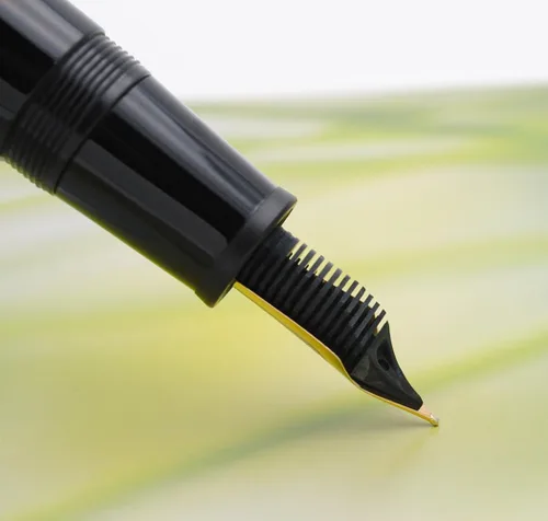 Vista 8 de Pluma estilográfica Jinhao 9019 serie Dadao con convertidor de tinta de alta capacidad (negro, punta media de 0.7mm)