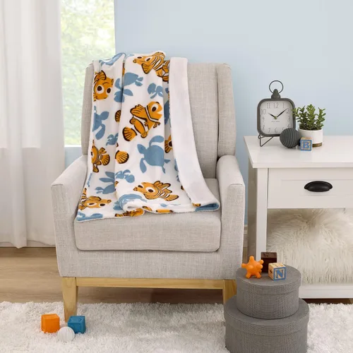Vista 4 de Disney Finding Nemo - Manta de sherpa súper suave para bebé con diseño de tortugas marinas color naranja, verde azulado y blanco