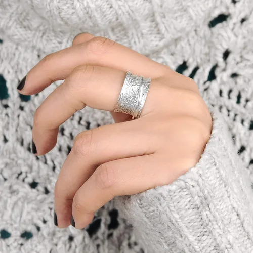 Vista 6 de Boho-Magic Anillo giratorio de plata de ley 925 para mujer, anillo martillado para inquietos, banda ancha