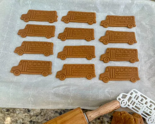 Vista 5 de Cortador de galletas de autobús escolar, 1 pieza - Bakerlogy