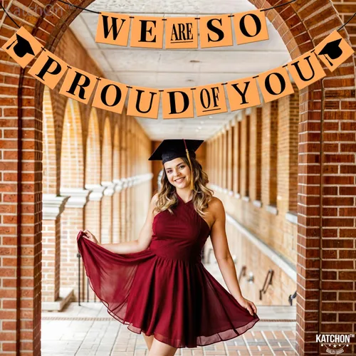 Vista 6 de KatchOn, Cartel con texto en inglés «We Are So Proud Of You» – Grande, 14 pies, No DIY Cartel de felicitaciones, decoraciones de graduación negro