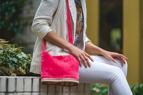 Vista 4 de Sole Purpose Amelia - Bolso bandolera de ante para mujer