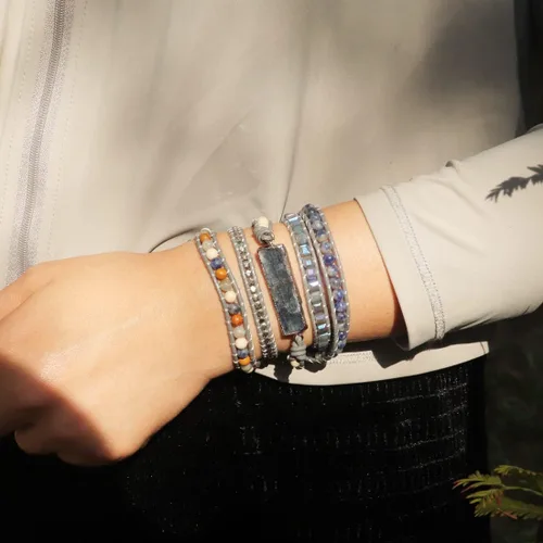 Vista 4 de Ygline Pulsera bohemia hecha a mano, con piedra de cristal, envolvente, de cuero, para mujer