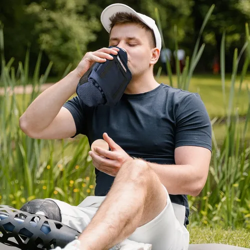 Vista 2 de NATURE PIONEOR Soporte para botella de agua con correa ajustable – 25/32/40 onzas, funda aislante para botella de agua con mango de paracaídas y 2