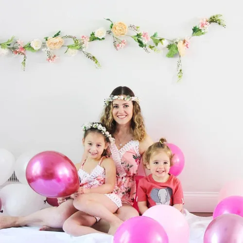 Vista 6 de IFFEI Mommy and Me - Overol a juego con estampado floral y cuello en V
