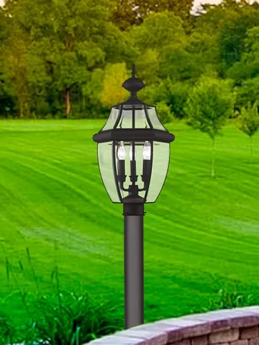 Vista 2 de Livex Lighting 2354-04 Monterey - Cabezal de poste de latón macizo con 3 luces para exteriores con vidrio biselado transparente Negro