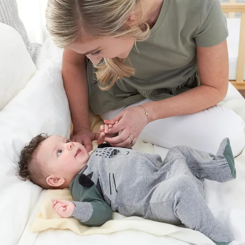 Vista 2 de Gerber Sleep 'n Play - Mamelucos para niños, paquete de 4