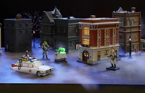 Vista 2 de Department 56 Ghostbusters Village Accessories Slimer on Meal Cart - Figura iluminada, 2.56 pulgadas, multicolor
