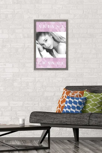 Vista 2 de Trends International Ariana Grande - Póster de pared floral, 14.725 x 22.375 pulgadas, versión enmarcada de madera de granero