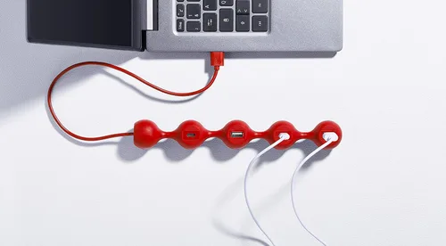 Vista 4 de LEXON PEAS HUB 2 Hub de 4 puertos, carga 2 x USB, 2 x USB-C 2 teléfonos inteligentes simultáneamente, cable interno de cobre LD143DR, rojo oscuro