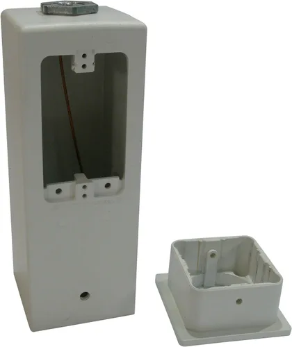 Vista 2 de Arlington Industries GPD9BR Gard-N-Post - Poste de luz para montaje en cubierta para tomas de corriente/lámparas, 9 pulgadas, bronce