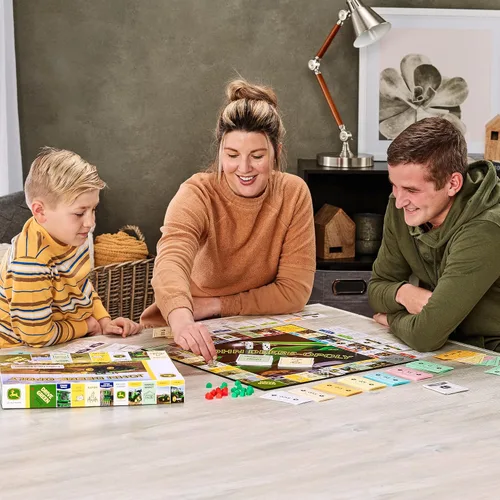 Vista 3 de TOMY John Deere-opoly - Juego de mesa para niños, juegos de agricultura cooperativa para niños, juegos de mesa clásicos para la noche