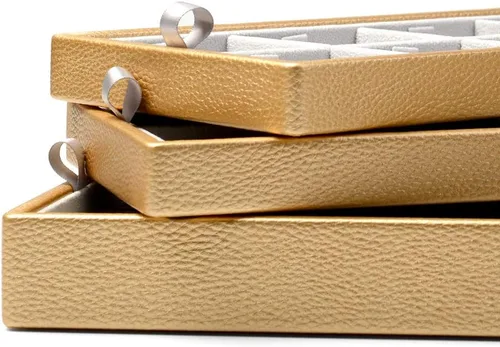 Vista 5 de Oirlv Joyero de cuero dorado hecho a mano organizador de joyas de viaje estuche de almacenamiento para aretes anillos collares dijes relojes